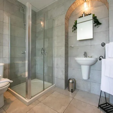 San Siro Sleeps 4 Apartment
