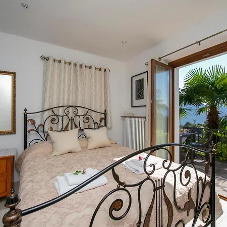 San Siro Sleeps 4 *