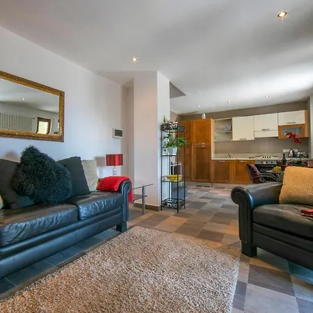 Apartment San Siro Sleeps 4 *