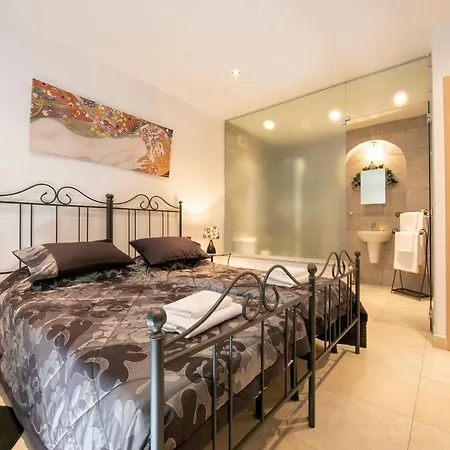 San Siro Sleeps 4 * San Siro (Lombardy)